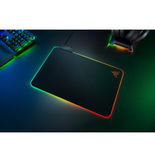 Ігрова поверхня Razer Firefly V2 (RZ02-03020100-R3M1)